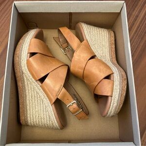 Clarks Amelia Dally Tan Leather Wedge Sandals size 8